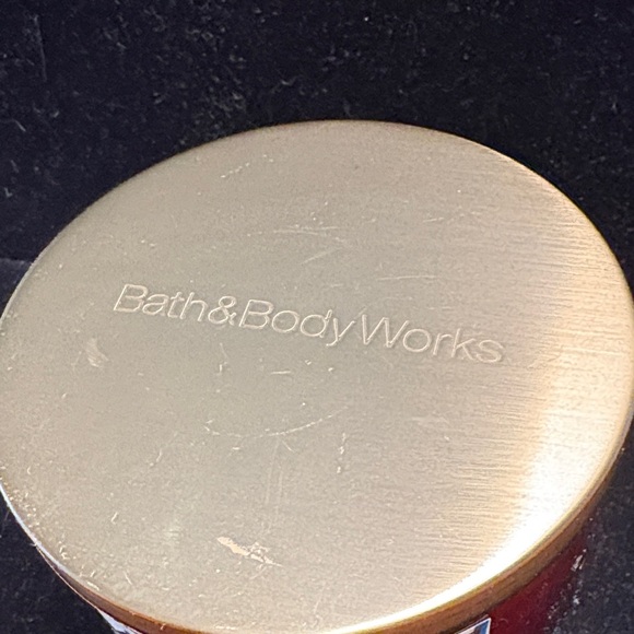 Bath & Body Works Frosted Cranberry Candle - Red and Gold - Picture 4 of 4